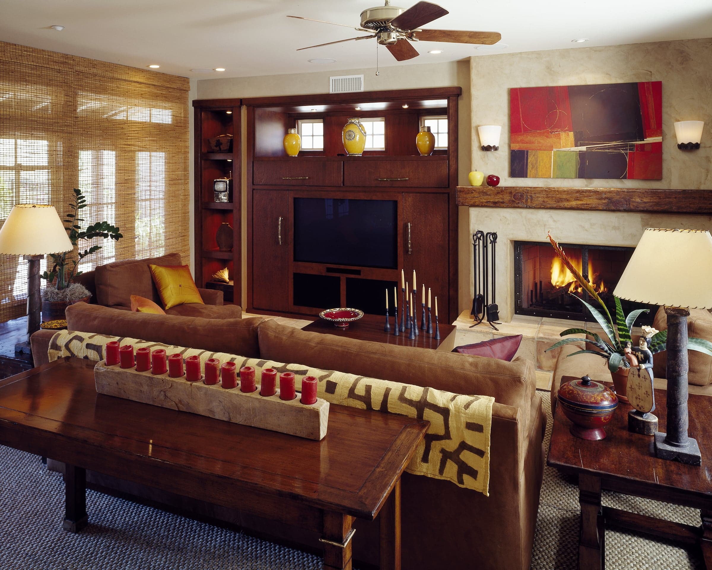 Casa Marrón furniture in a Living Room
